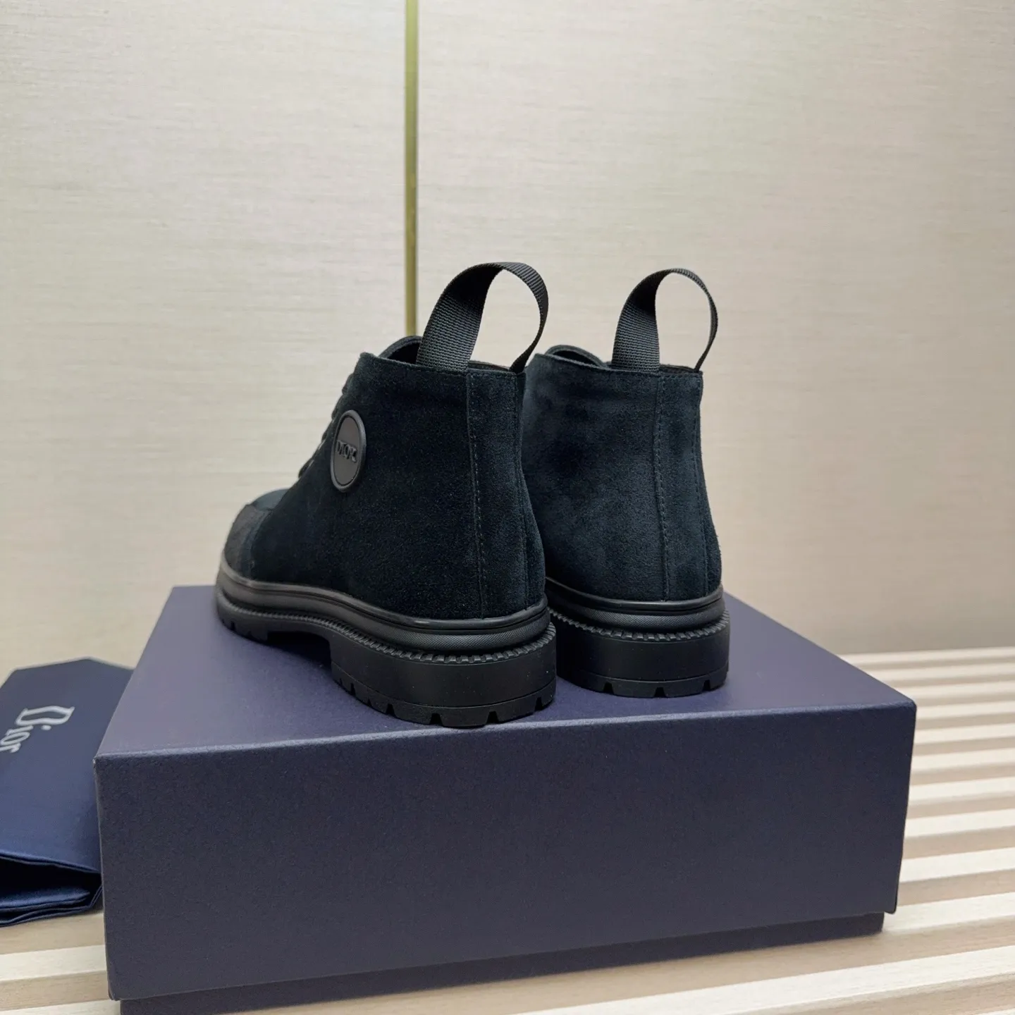 Men's Shoes 💰440 Dior A practical choice that combines protection with classic style. Made from durable Rugged Calf leather, it's tumbled and hand-finished to create a soft suede feel with a rich texture. Elastic side panels and subtle cutouts are inspired by the classic Chelsea boot. Leather upper and lining with Kummel tabs at front and rear, rubber outsole